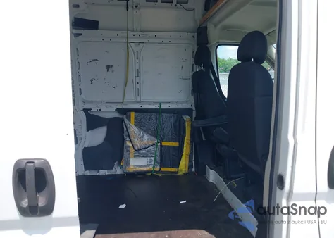 2014 Ram Promaster 1500 z USA, uszkodzony, nr VIN 3C6TRVBG1EE121443